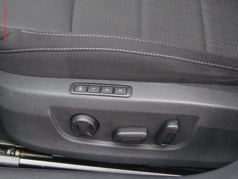 Škoda Superb (2016) 1.6 TDi, ČR, Ambition, DSG - fotka 13 z 21