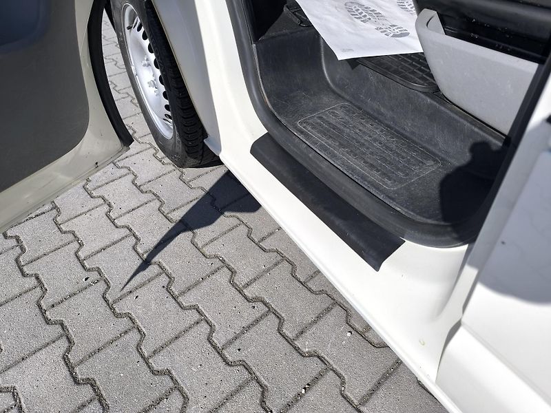 Volkswagen Transporter (2004) 1.9 TDI SERVISNÍ KN.DOL. KM - fotka 26 z 42