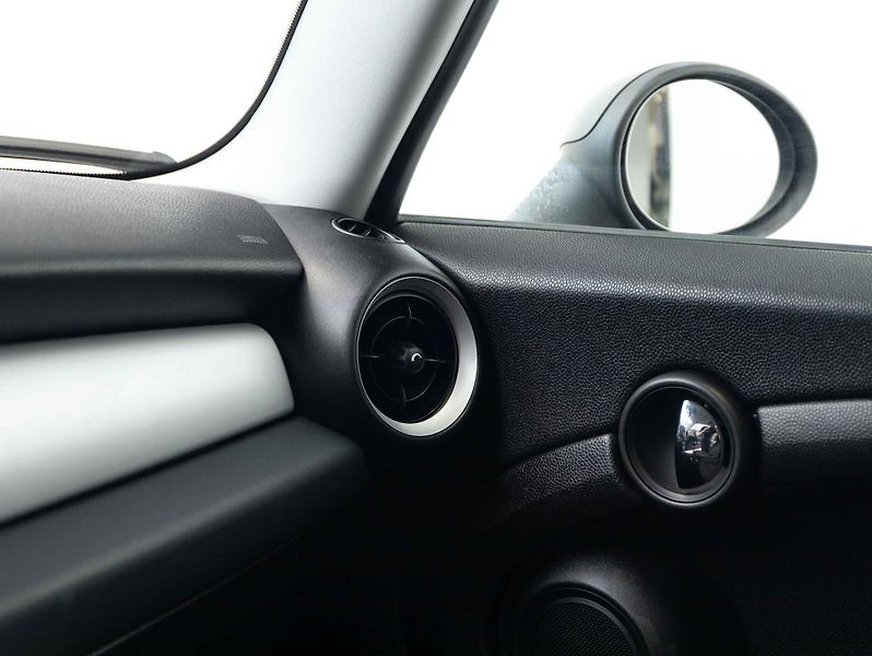 Mini Cooper One - fotka 15 z 20
