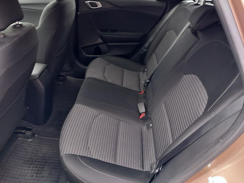 Kia Ceed SW (2022) 1,5 T-GDi GPF TOP         - fotka 12 z 12