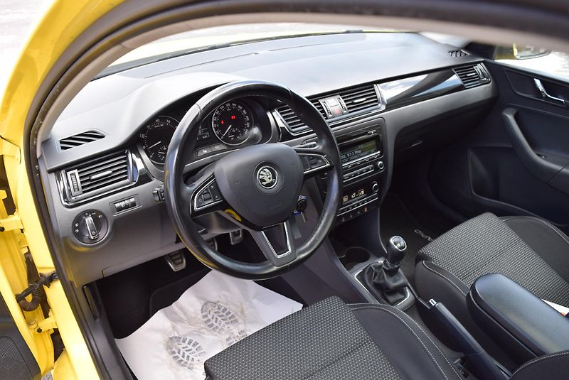Škoda Rapid (2014) 1.2TSI 63kw AMBITION PANO OPS - fotka 22 z 50