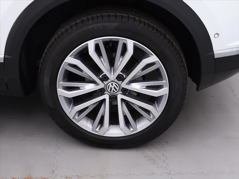Volkswagen T-Roc 1,0 TSI Style Virtual 1.Maj. - fotka 23 z 30