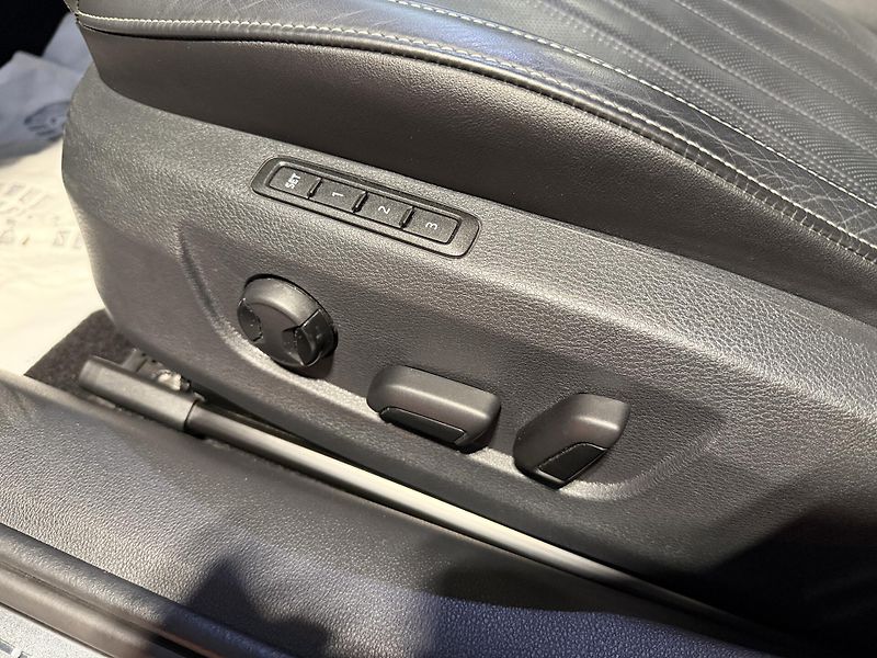 Škoda Superb 2.0 TDI 147kW L&K 4x4 DSG - fotka 12 z 17