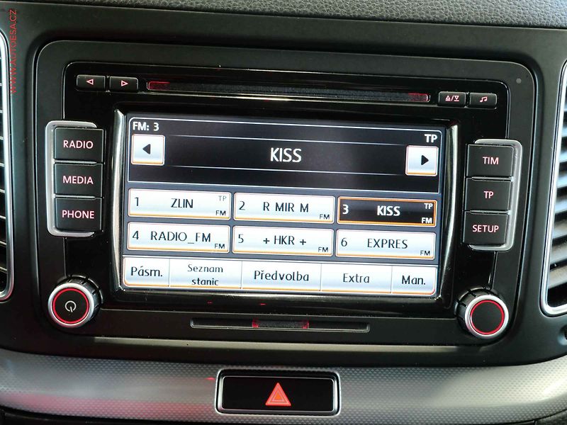 Volkswagen Sharan (2014) 2.0 TDI, AC, výhřev sed. - fotka 18 z 22