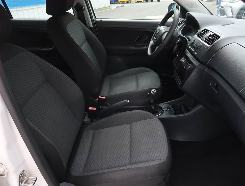 Škoda Fabia (2011) Ambition 1.2 TSI, Serv.kniha - fotka 9 z 15