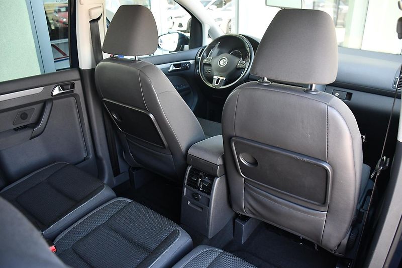 Volkswagen Touran 1.6TDi 77kW TAŽNÉ  - fotka 16 z 45