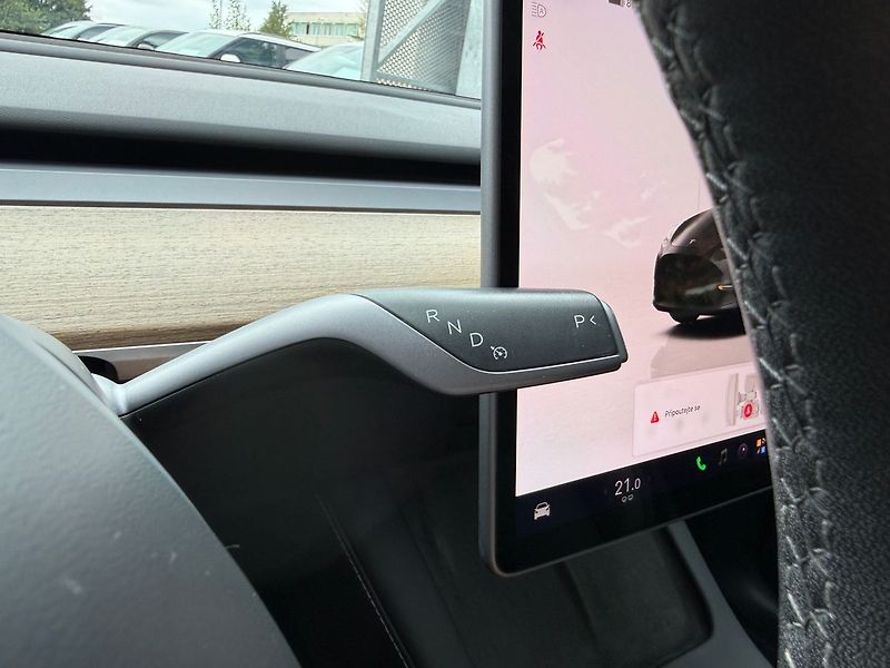 Tesla Model Y Long Range AWD 20´ - fotka 33 z 40