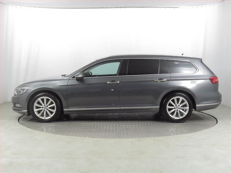 Volkswagen Passat (2015) 2.0 TDI, Automat, Kůže, Navi - fotka 3 z 21