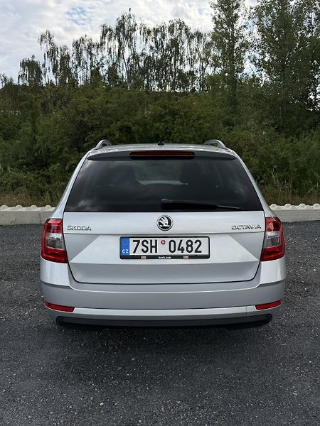 Škoda Octavia (2019) 1. Majitel, Dovoz - fotka 7 z 21