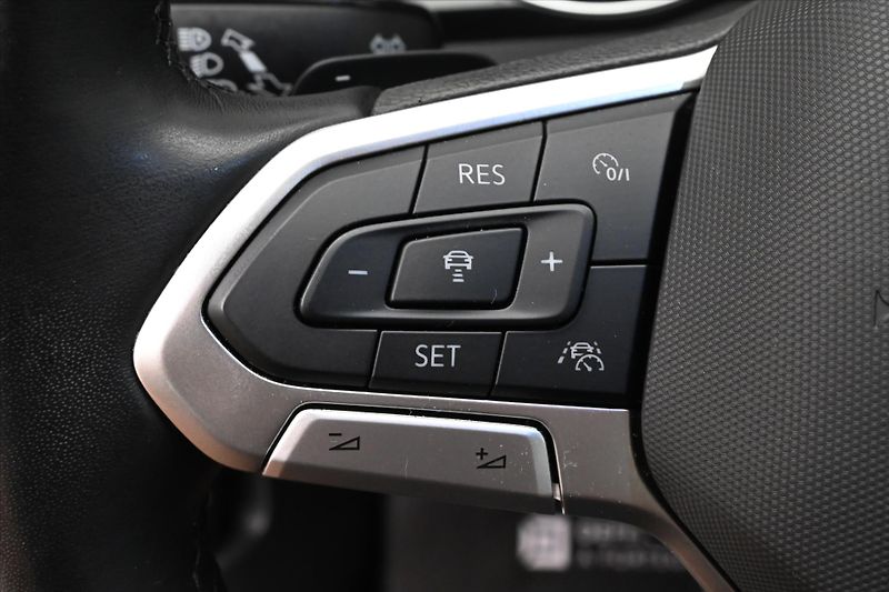 Volkswagen Passat 2,0 TDI 147kW DSG Business Zár - fotka 24 z 32