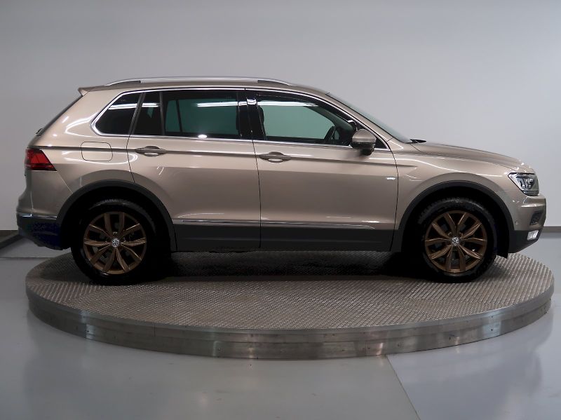 Volkswagen Tiguan (2016) HIGHLINE 2.0TDI 4x4 DSG TAŽNÉ - fotka 8 z 35
