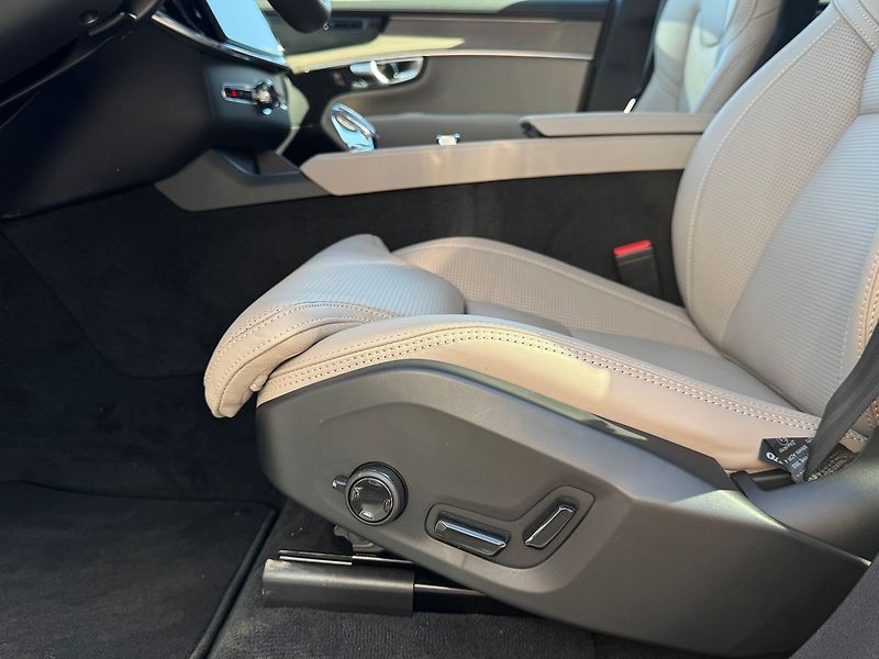 Volvo XC90 PLUS B5, VZDUCH, 360° - fotka 9 z 22