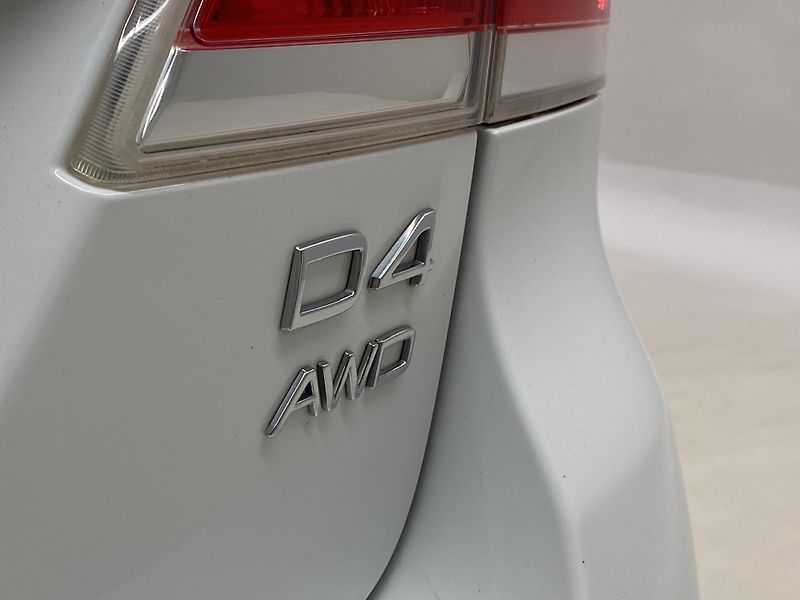 Volvo V70 D4 AWD MOMENTUM REZERVACE - fotka 34 z 46