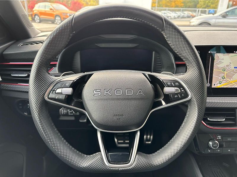 Škoda Kamiq 1,5 TSI 110 kW MONTE CARLO DSG - fotka 14 z 30