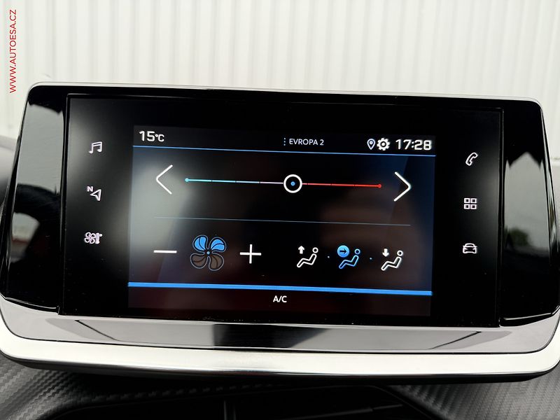 Peugeot 2008 (2023) 1.2 PT, ČR, Active - fotka 14 z 19