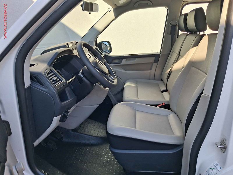 Volkswagen Transporter (2017) 2.0TDi L2 9míst, TZ - fotka 9 z 17