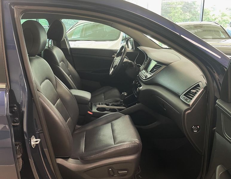 Hyundai Tucson 2.0 CRDi, PREMIUM - REZERVACE - fotka 12 z 29