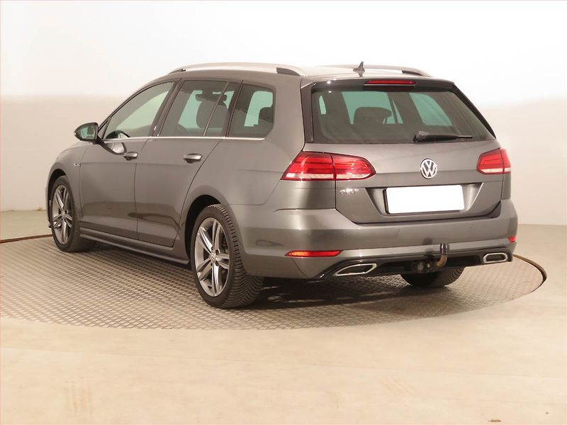 Volkswagen Golf (2019) R-Line 1.6 TDI, Automat - fotka 4 z 17