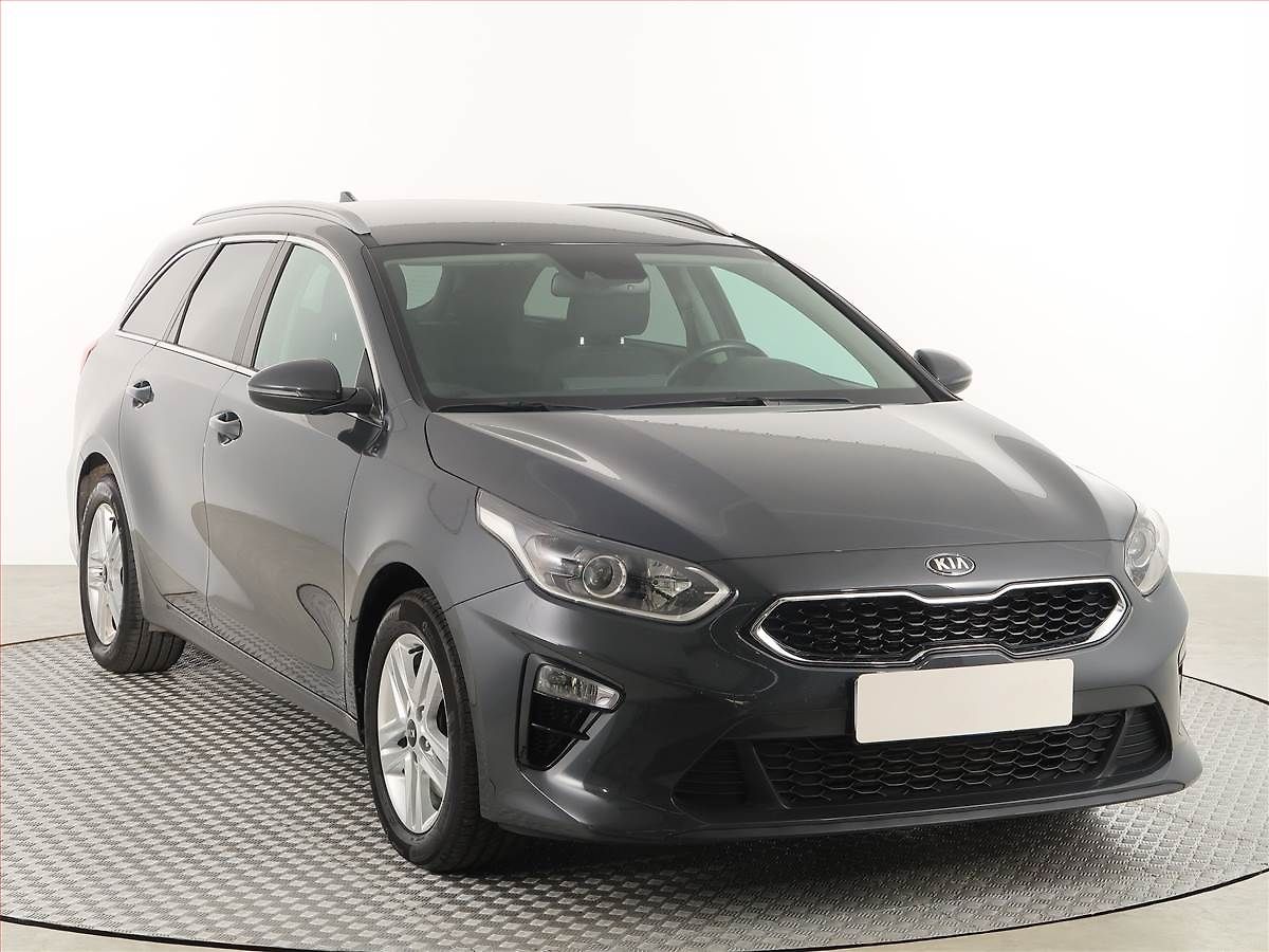 Kia Ceed Gold 1.6 CRDi MHEV, Serv.kniha