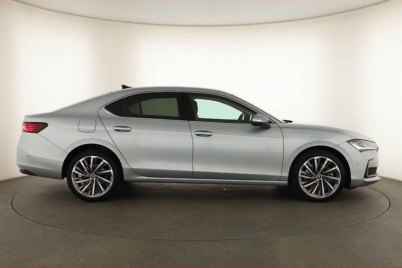 Škoda Superb (2025) 2.0 TDI - fotka 6 z 20