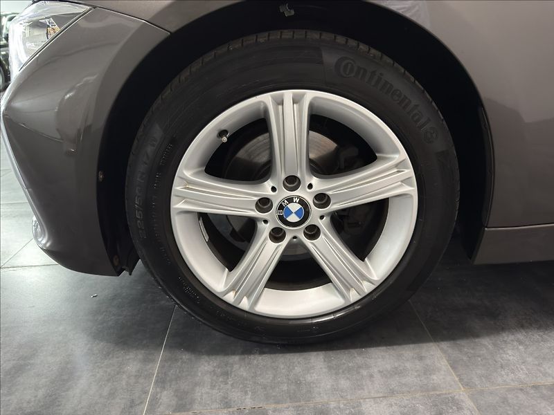 BMW Řada 3 2,0   320i 135KW BI-XEN KŮŽE T - fotka 40 z 46
