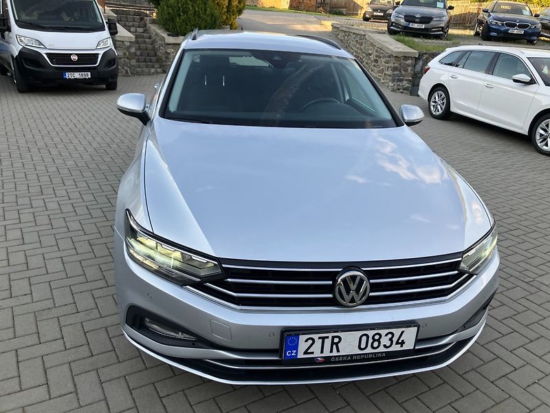 Volkswagen Passat Variant (2020) 2.0TDI 110kW DSG EL.TZ,NAVI - fotka 11 z 28