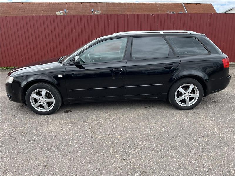 Audi A4 Avant 2,0 TDi 103 KW AUTOMAT K - fotka 4 z 36