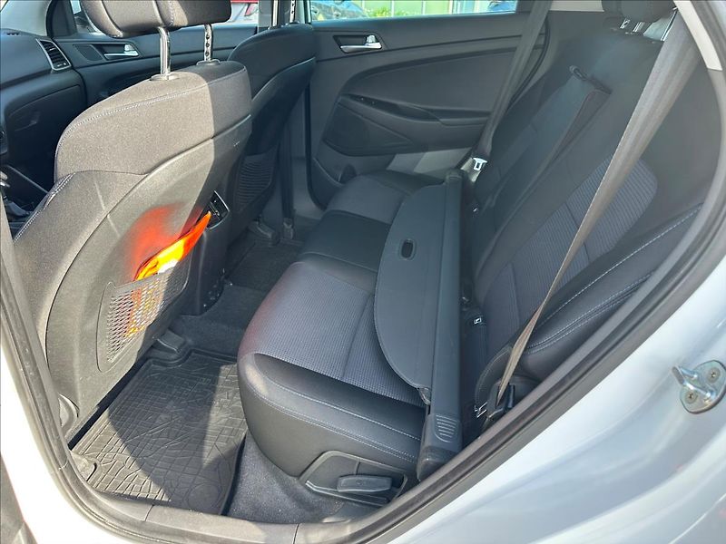 Hyundai Tucson 2,0 CRDi 4WD LP STYLE AT - fotka 9 z 26