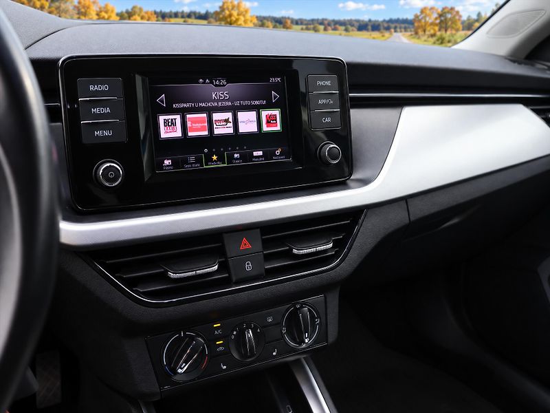 Škoda Scala 1,0 TSI 85kW CZ Klima - fotka 18 z 22