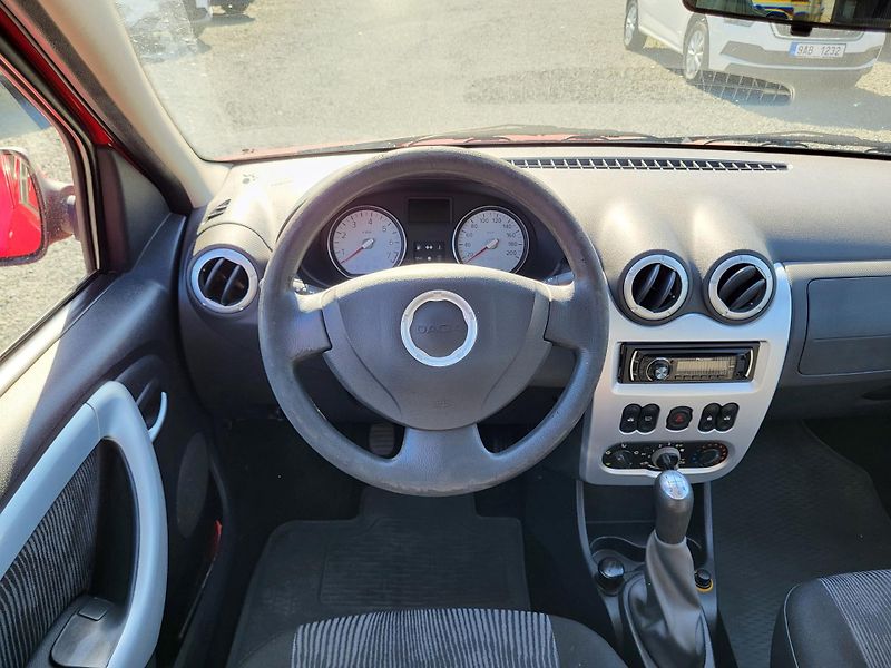 Dacia Logan MCV 1.6 i 16V ARCTICA 7-míst - fotka 10 z 48