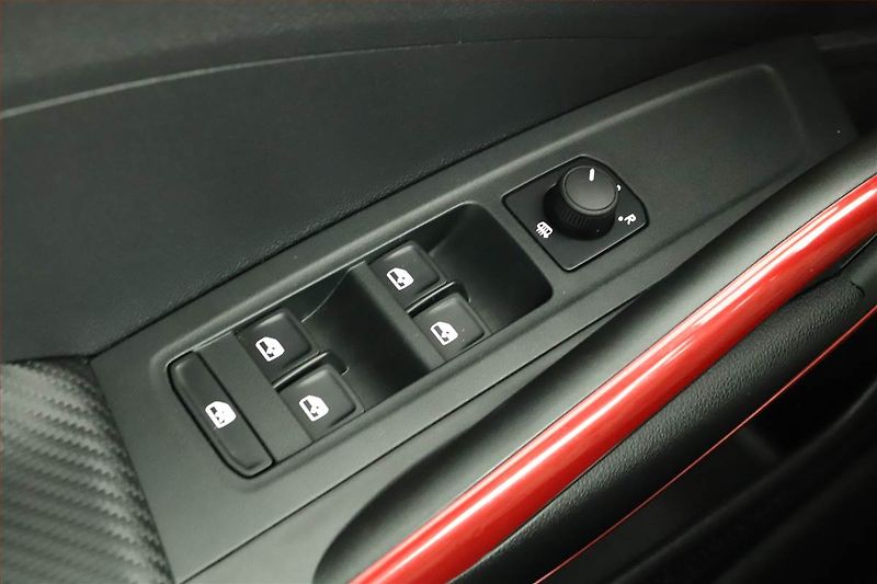 Škoda Fabia (2025) 1.0 TSI, MONTE CARLO, KEYLESS - fotka 10 z 15