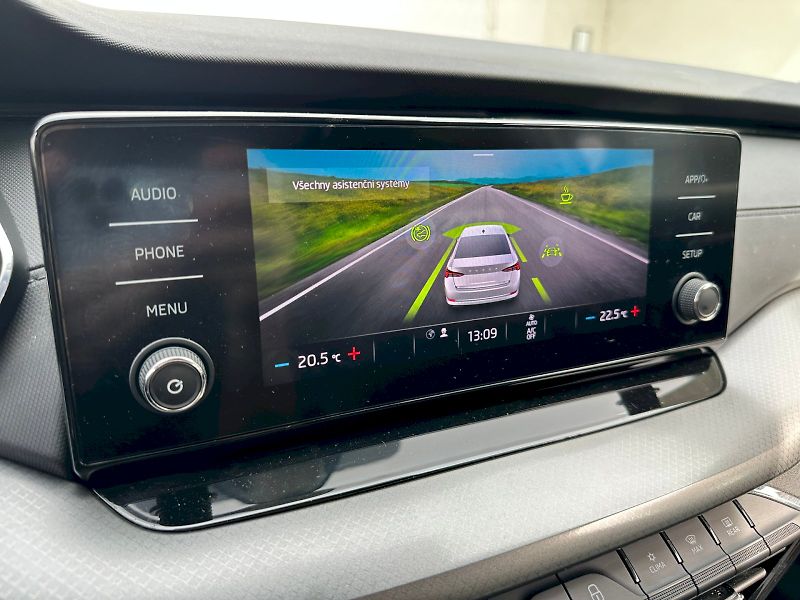 Škoda Octavia (2022) 1.5 TSI 110kW Ambition - fotka 16 z 23