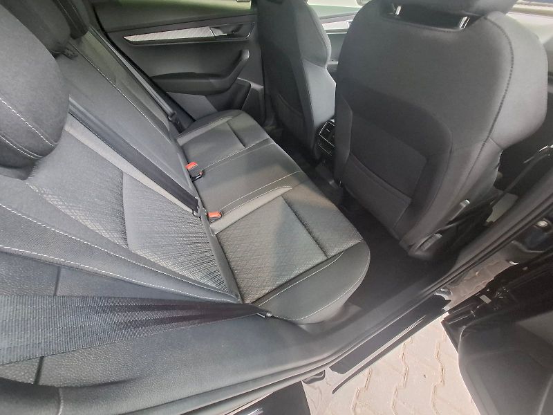Škoda Karoq (2024) TOP SELECTION TSI 1.5/110KW 6M - fotka 37 z 44