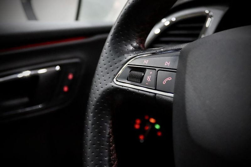 Seat Leon  1.4 TSI 92 kW FR - fotka 22 z 35