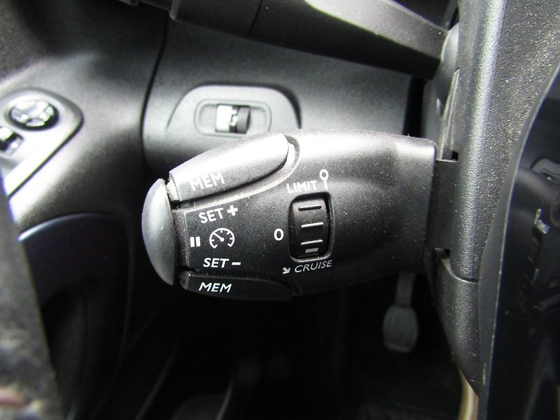 Peugeot Rifter (2020) 1.5 HDI LONG  7 MÍST - fotka 31 z 39