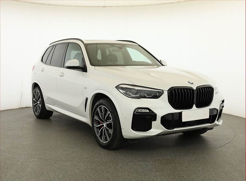 BMW X5 (2021) xDrive30d - fotka 1 z 22