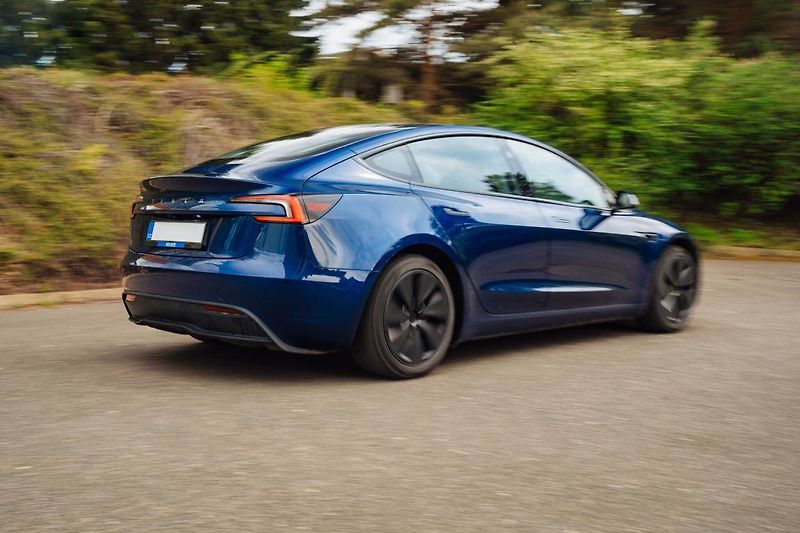 Tesla Model 3 (2023) Standard Range LFP, SoH 97% - fotka 26 z 26