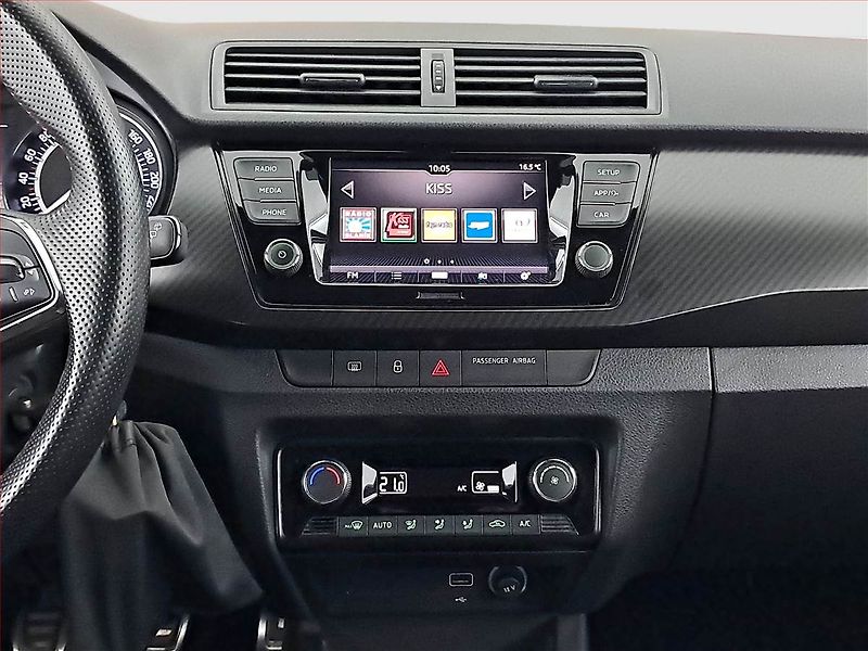 Škoda Fabia (2021) Monte Carlo 1.0 TSI, Kůže - fotka 12 z 17