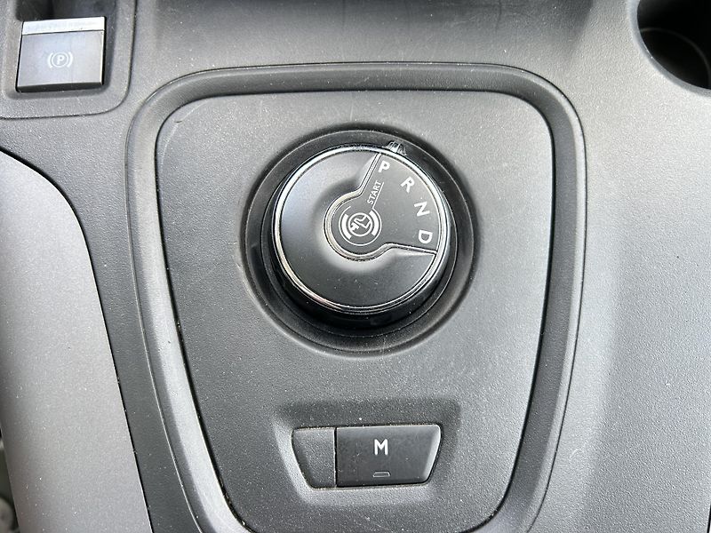 Toyota ProAce City Verso (2022) 1.2i96KW automat - fotka 19 z 26