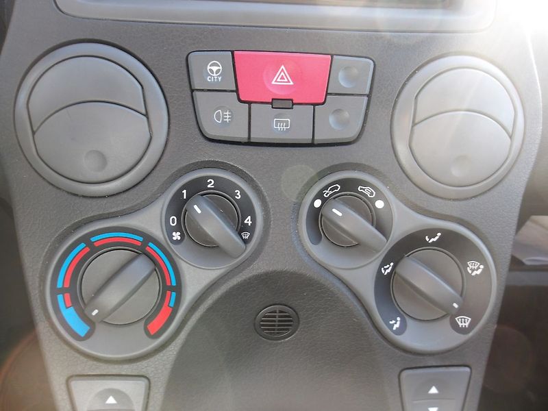 Fiat Panda 1,1i ČR NOVÁ STK ! - fotka 23 z 24