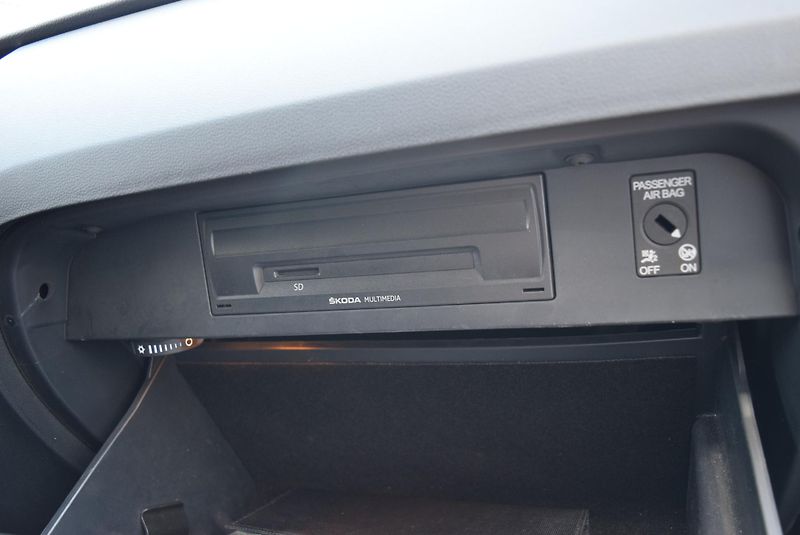 Škoda Octavia (2019) 1.5TSI 110kw AMBITION LED APP - fotka 40 z 49