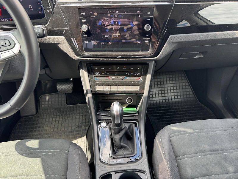Volkswagen Touran (2023) HIGHLINE 1.5TSI 110kW DSG CZ - fotka 10 z 11