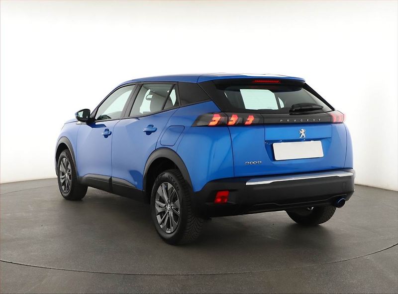 Peugeot 2008 (2021) 1.2 PureTech, Serv.kniha - fotka 4 z 17