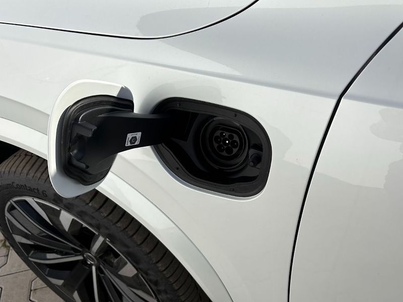 Volvo XC90 Ultra Dark T8 299kW - fotka 17 z 18