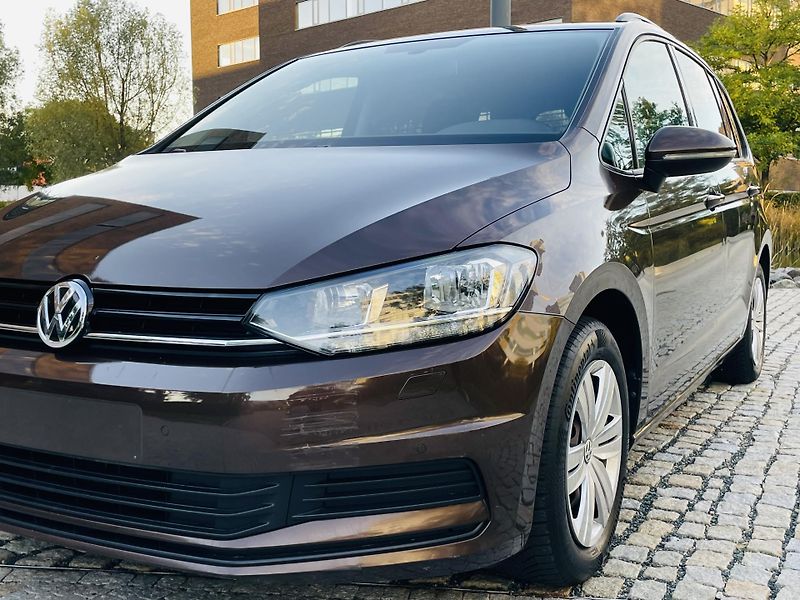Volkswagen Touran 1.2TSI MANUÁL 7MÍST SERVISKA - fotka 42 z 42