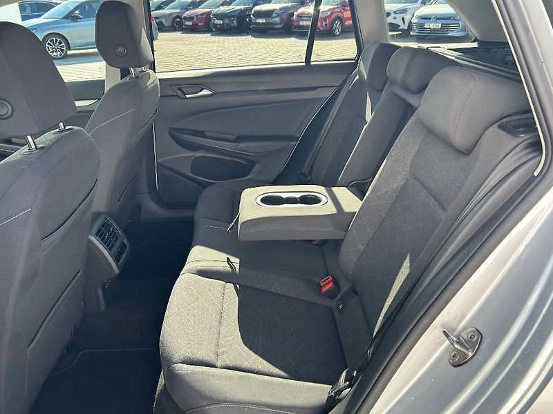 Volkswagen Golf Life 7DSG 1,5 eTSI - fotka 8 z 24