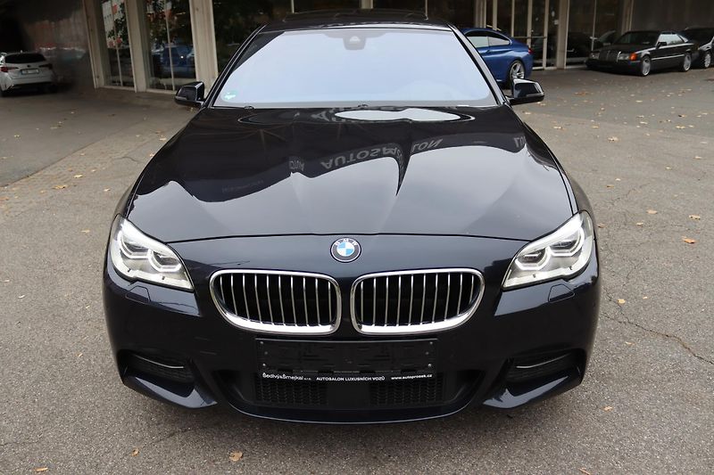 BMW Řada 5 - fotka 3 z 61