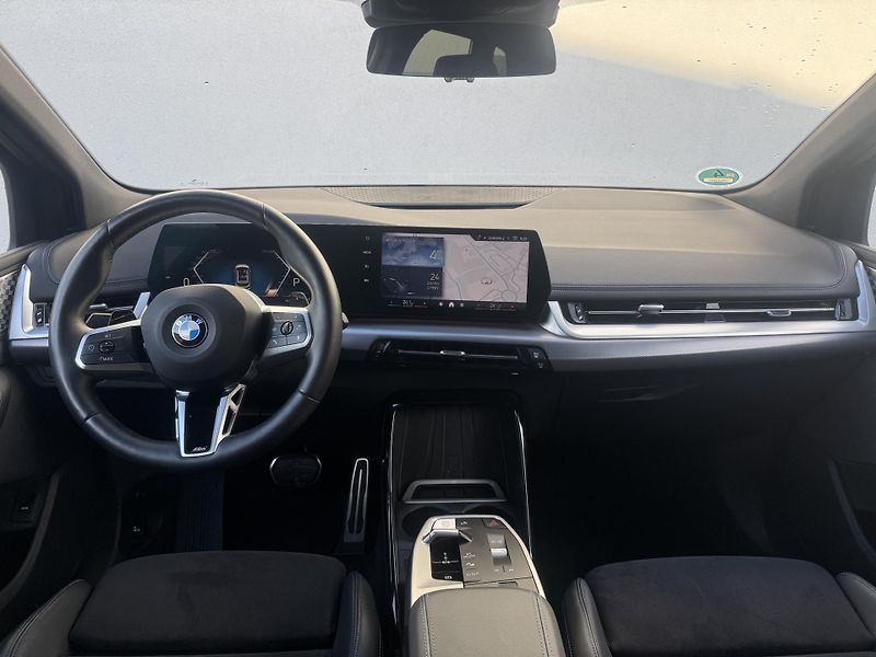 BMW Řada 2 218i Active Tourer M-Sport - fotka 12 z 17