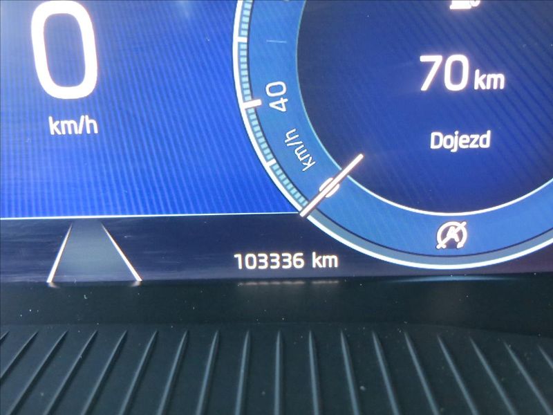 Škoda Octavia 2,0 TDI 85kW Ambition ČR - fotka 25 z 27