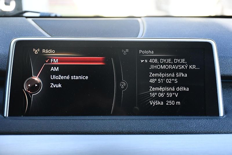 BMW X5 xDrive30d NAVI KŮŽE KAMERA - fotka 28 z 39